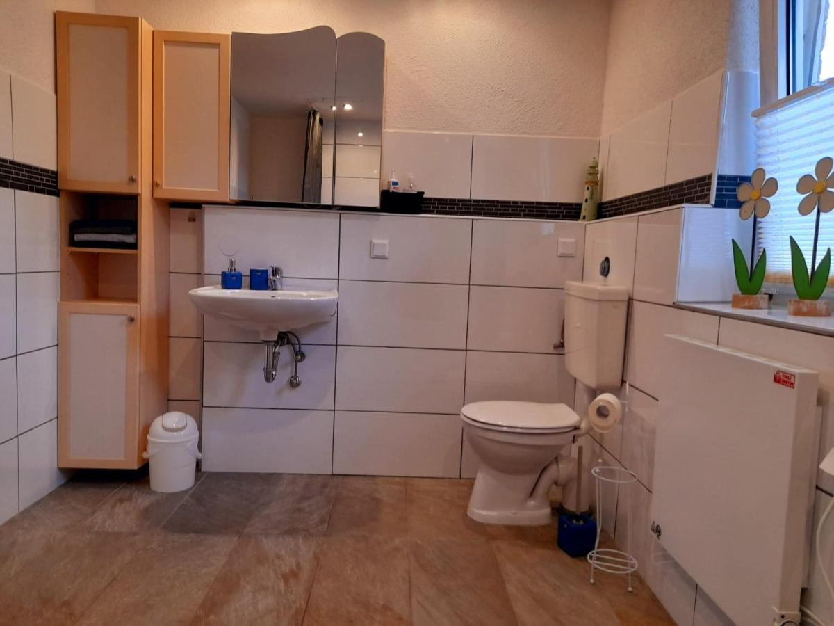Willkommen In Dem Luftkurort Und Kaesestadt Nieheim Rennstrecke 4Km Entfernt Fewo1 Екстериор снимка